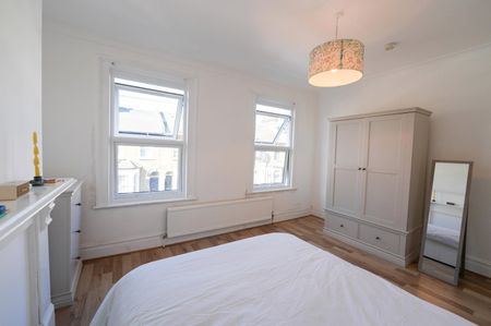Room in a Shared Flat, Alloa Road, SE8 - Photo 2