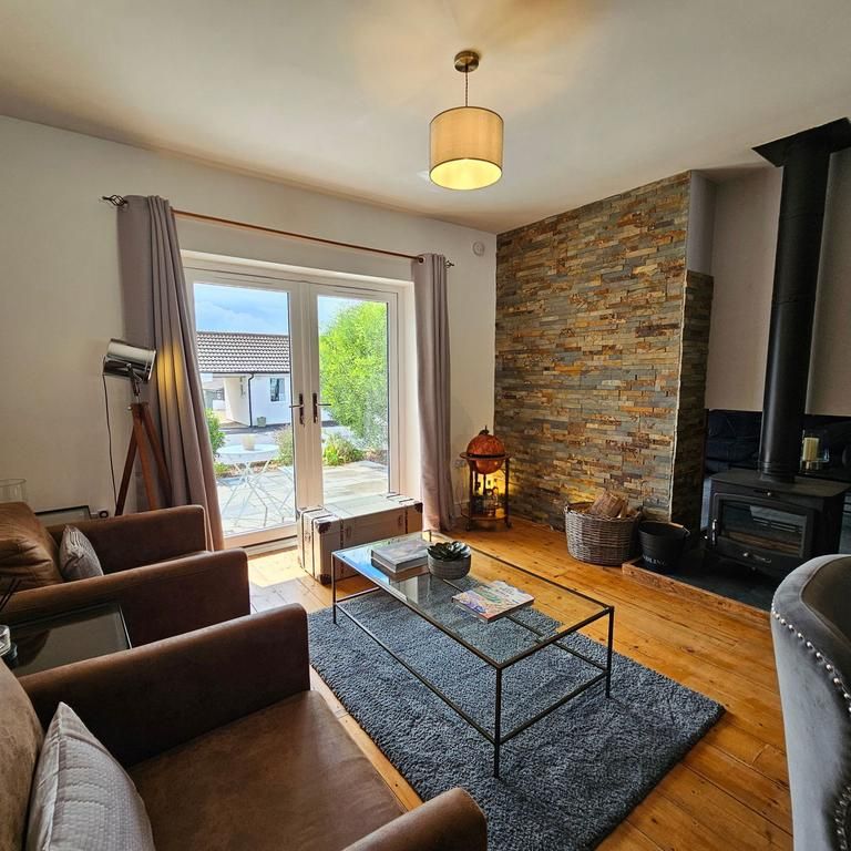 4 bedroom detached house to rent - Photo 1