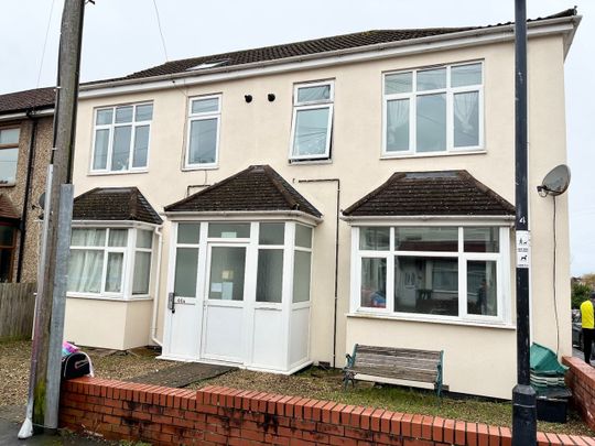 1 Bed End Terrace, Bellevue Road, BS5 - Photo 1