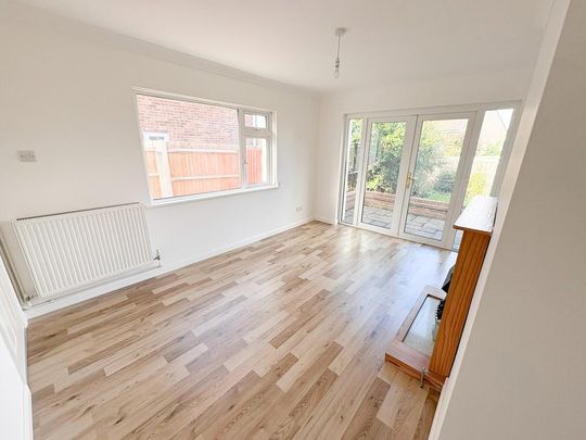 2 bedroom detached bungalow to rent - Photo 1