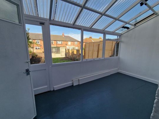 3 bedroom terraced house to rent - Photo 1