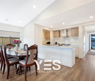 MODERN FAMILY LIVING IN A CONVENIENT CLYDE LOCATION - Photo 3