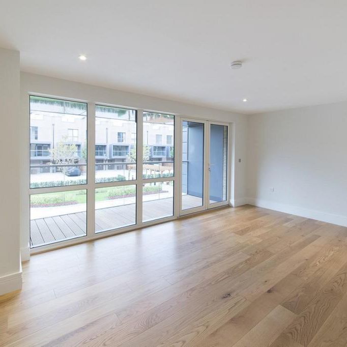 4 bedroom flat to rent - Photo 1