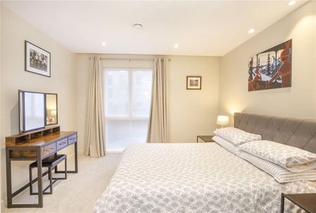A 2 bedroom apartment in a prime city centre location and benefitting from a concierge service. - Photo 4