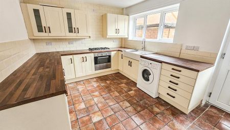 2 bedroom end of terrace house to rent - Photo 4