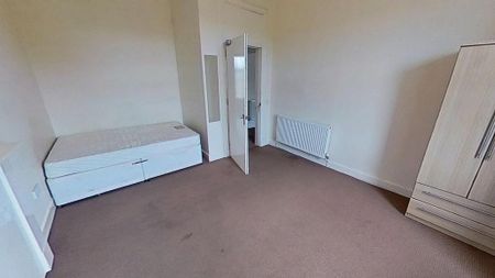 5 bedroom flat to rent - Photo 4