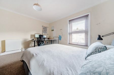 2 bedroom semi-detached house to rent - Photo 2