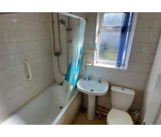 2 bedroom semi-detached house to rent - Photo 5