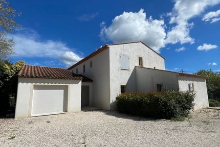 VILLA TYPE 5 Meublé sur terrain clos de 600m² - Photo 4