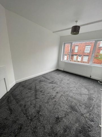 3 Bed Terraced House, Thornton Avenue, LS12 - Photo 4