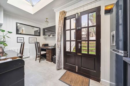 Linden Gardens, W4 2EG, London - Photo 3