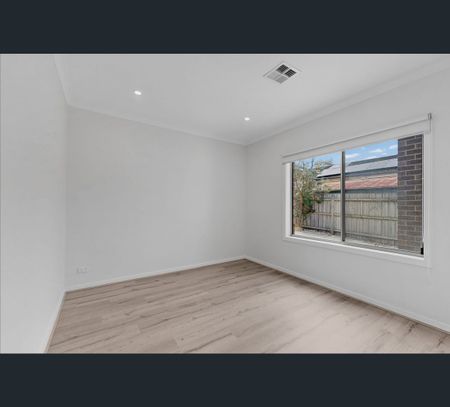 2/8 Loller Street, Springvale, Vic 3171 - Photo 3