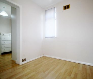 4 Bedroom House - End Terrace To Let - Photo 6