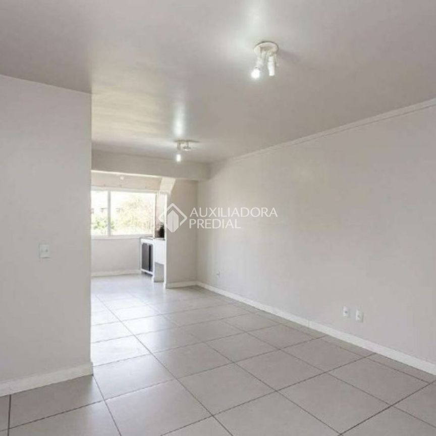 Apartamento com 2 quartos e 75m² para alugar em Chácara das Pedras, Porto Alegre. - Photo 1