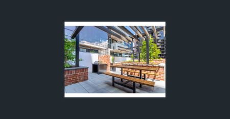 Docklands Near-New 2BR with Panoramic Views & Parking - Photo 3