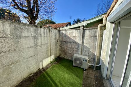 PESSAC. AV DES VIOLETTES. PROXIMITE FACS ET TRAM. STUDIO 22m - Photo 5