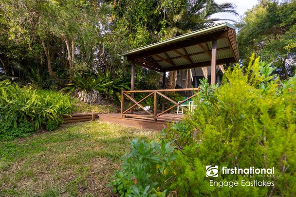 Perfectly Positioned Family Home Near Lake Macquarie - Photo 1