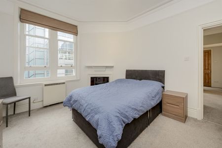 St Martin's Lane, WC2H - Photo 2