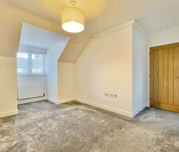 3 bedroom mews to rent - Photo 5