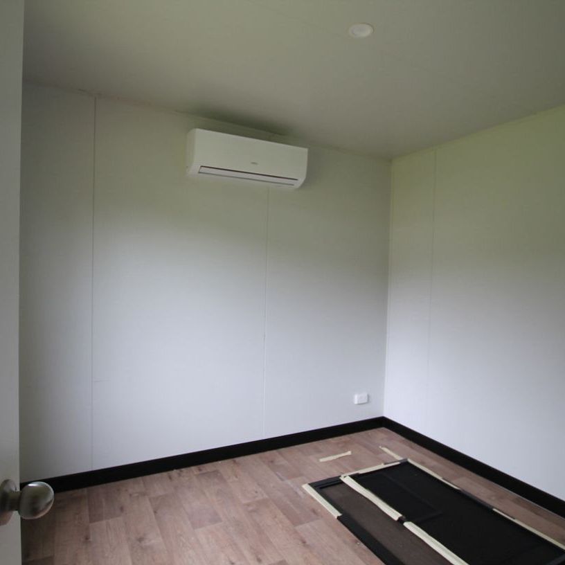 One Bedroom, Perfect for Singles. - Photo 1