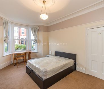 Grosvenor Gardens, Jesmond, Newcastle Upon Tyne - Photo 5