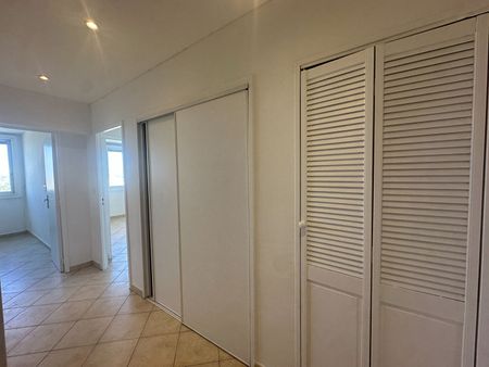 Appartement 3 pièces 56m2 MARSEILLE 13EME 860 euros - Photo 5