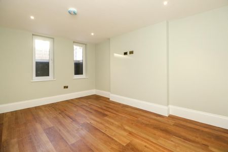 5 bedroom semi-detached house to rent - Photo 2