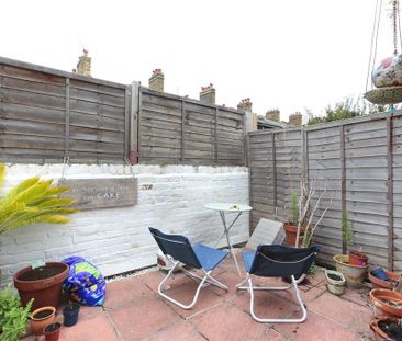 1 bedroom maisonette to rent - Photo 3