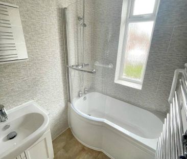 3 bedroom flat to rent - Photo 5