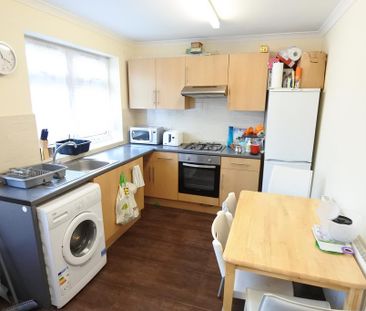 1 bedroom in a house share to rent - Photo 6