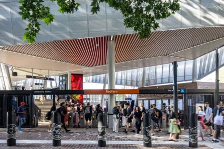 Classic Tri-Level Terrace with Parkside Aspect - Photo 4