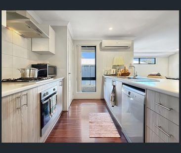 Low maintenance beautiful family home - Photo 6