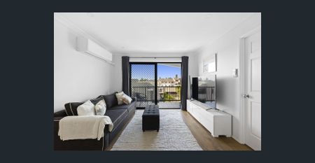 Spacious Apartment in Prime Southport Location - Photo 3