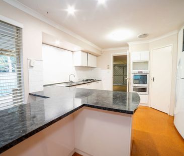 Spacious Family Haven with Charm, Comfort & Fruit Trees – A Perfect... - Photo 4