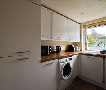 Cairns Road, Bristol - Photo 4