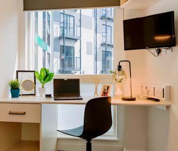 Premium One Bed Flat - Photo 3