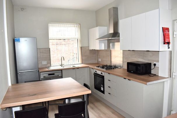 5 bedroom terraced house to rent - Photo 1