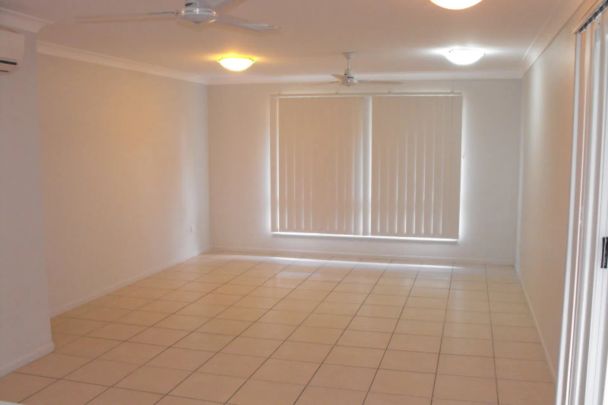 Neat, Bright and Well Presented - Quiet Court - Photo 1