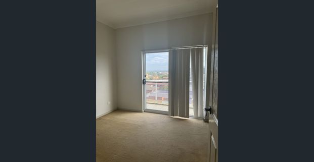 3 Bedroom Apartment - Photo 1