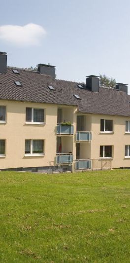 Schöne 2-Zi Wohnung mit Laminat in Ronsdorf! - Photo 1