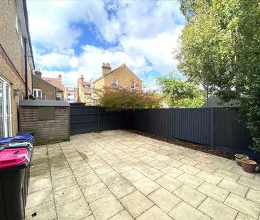 Pall Mall, Leigh On Sea, SS9 - Photo 2