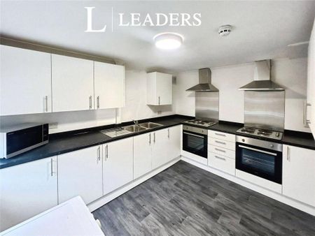 1 bedroom in a house share to rent - Photo 2