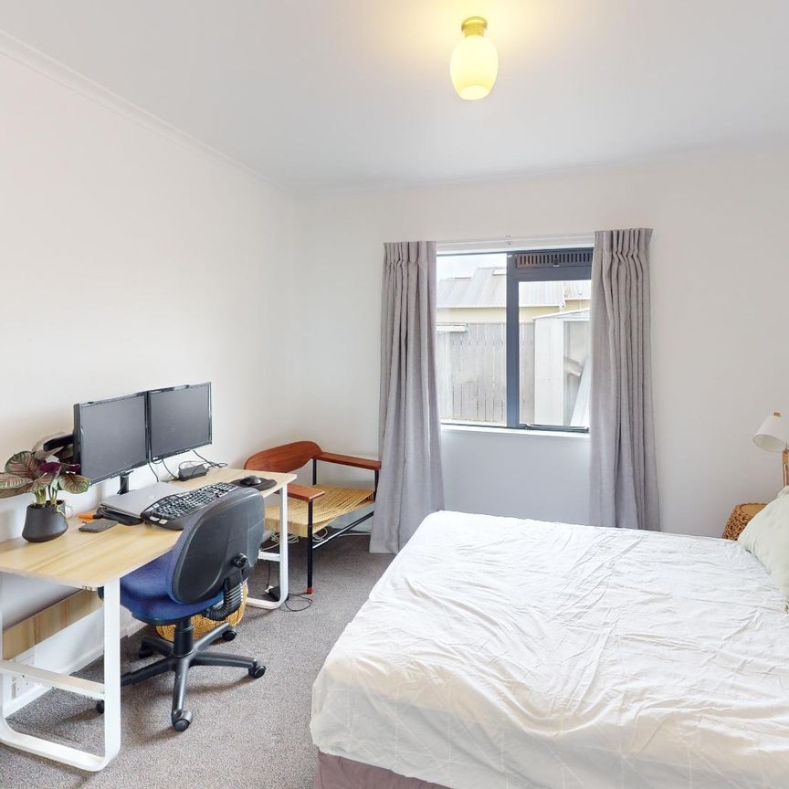 Milson - 2 Bedrooms - Photo 1