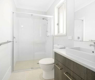 "Modern and Low-Maintenance" - Photo 6