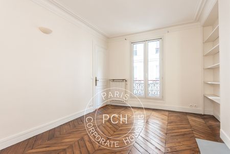 Rue de Bassano, - Photo 3