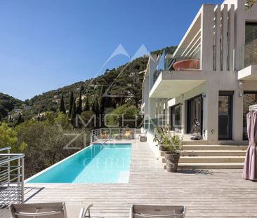 Villefranche-sur-Mer – Superbe villa contemporaine avec vue mer - Photo 1