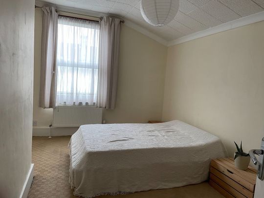 Room in a Shared House, Sutton Court Road, E13 - Photo 1