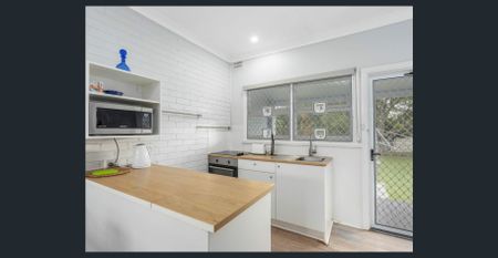 Tidy 2 Bedroom Unit - Photo 4