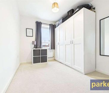 Bolton Drive, Shinfield, Reading, Berkshire, RG2 - Photo 3