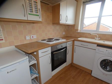 2 bedroom flat to rent - Photo 3